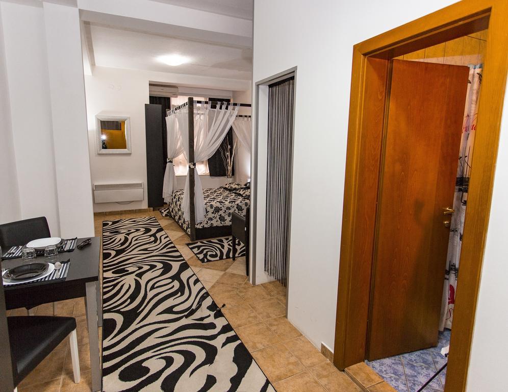 Apart Hotel Kalonis Скопье Экстерьер фото