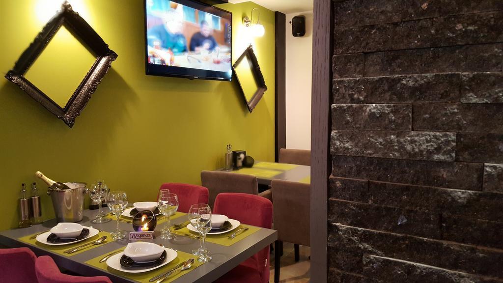 Apart Hotel Kalonis Скопье Экстерьер фото