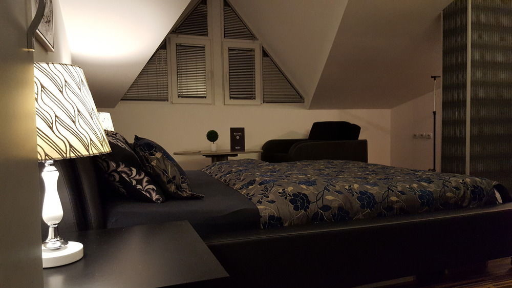 Apart Hotel Kalonis Скопье Экстерьер фото